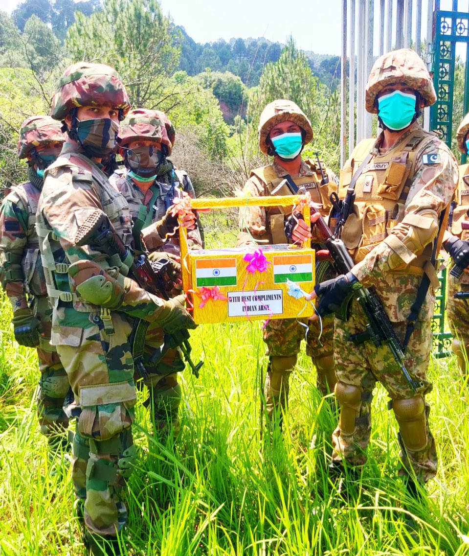Pakistani Military Force Accepting Sweets from Indian Army on Eid